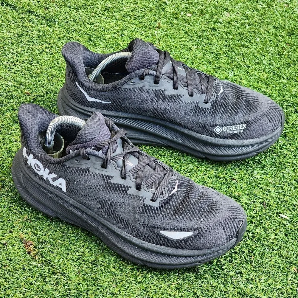 HOKA CLIFTON 9 GTX - Womens Athletic Shoes - SIZE 9.5B